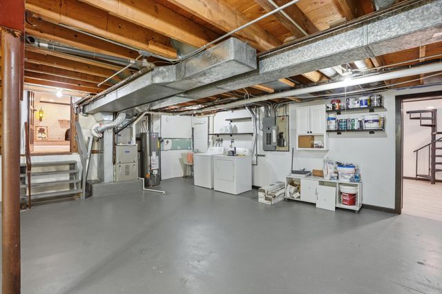 2224 Robinhood Boulevard, Schererville, IN 46375