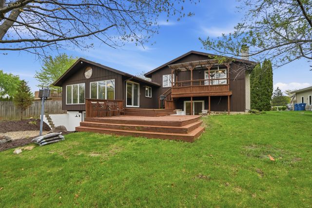 2224 Robinhood Boulevard, Schererville, IN 46375