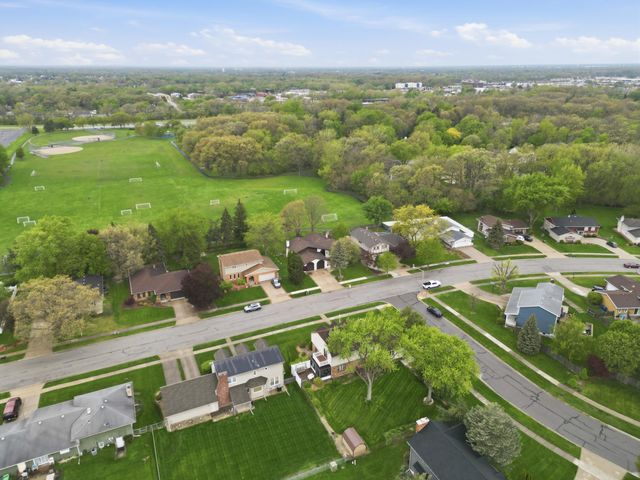 2224 Robinhood Boulevard, Schererville, IN 46375