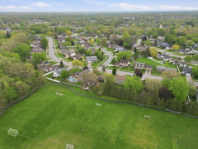 2224 Robinhood Boulevard, Schererville, IN 46375
