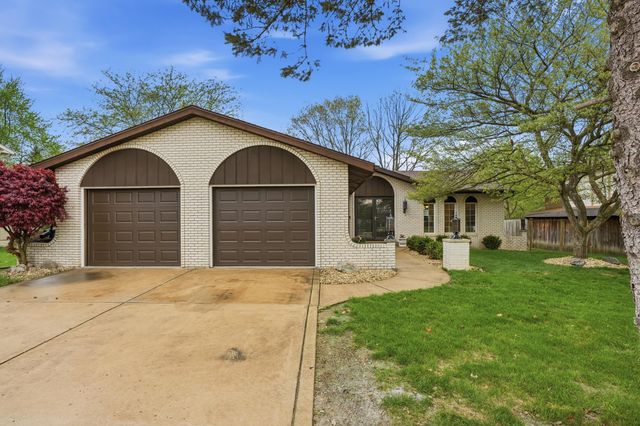 2224 Robinhood Boulevard, Schererville, IN 46375