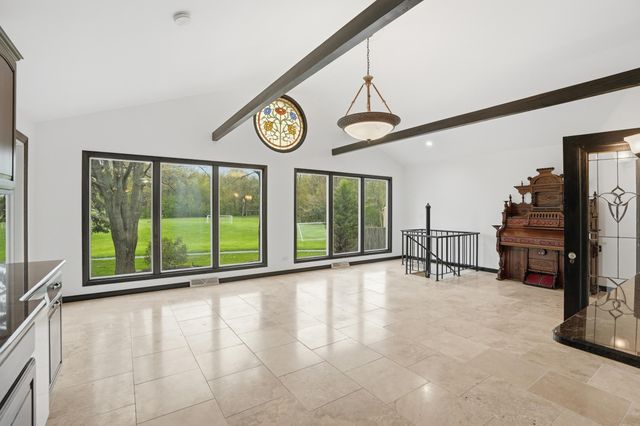 2224 Robinhood Boulevard, Schererville, IN 46375