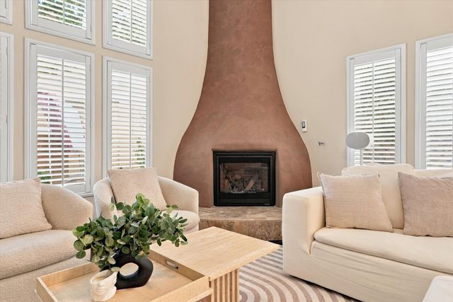12705 Sandia Ridge Place NE, Albuquerque, NM 87111