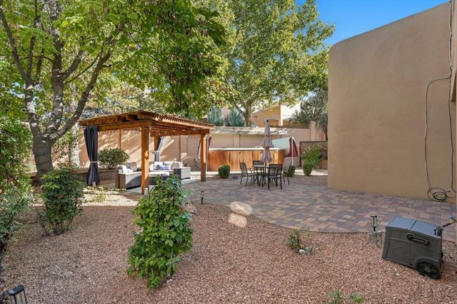 12705 Sandia Ridge Place NE, Albuquerque, NM 87111