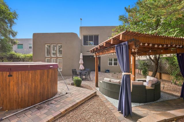 12705 Sandia Ridge Place NE, Albuquerque, NM 87111