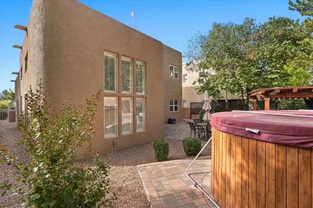 12705 Sandia Ridge Place NE, Albuquerque, NM 87111