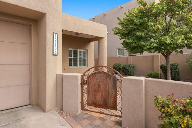 12705 Sandia Ridge Place NE, Albuquerque, NM 87111