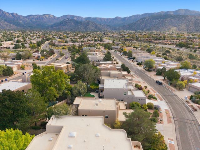 12705 Sandia Ridge Place NE, Albuquerque, NM 87111