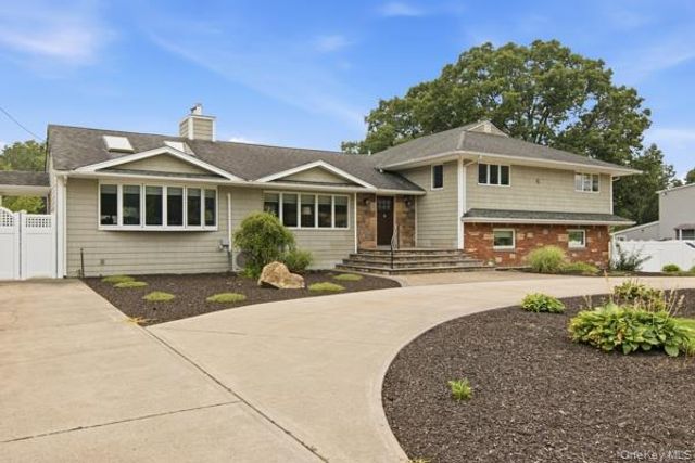 60 Hawthorne Street, Selden, NY 11784
