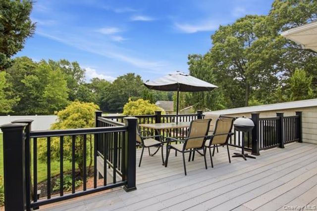 60 Hawthorne Street, Selden, NY 11784