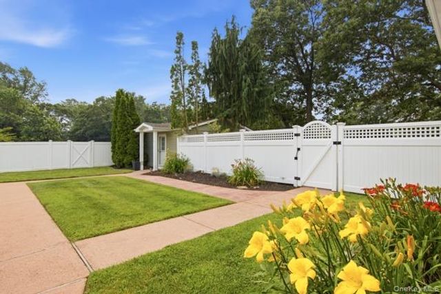 60 Hawthorne Street, Selden, NY 11784