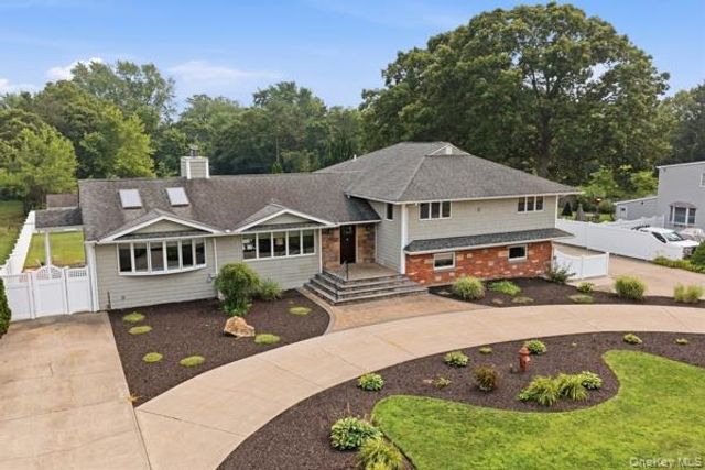 60 Hawthorne Street, Selden, NY 11784