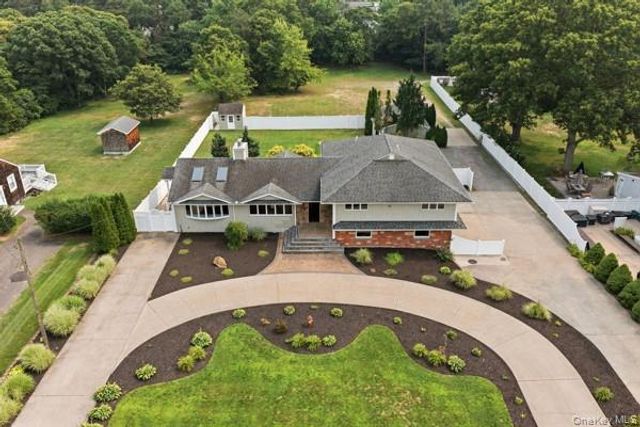 60 Hawthorne Street, Selden, NY 11784
