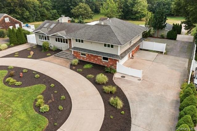 60 Hawthorne Street, Selden, NY 11784