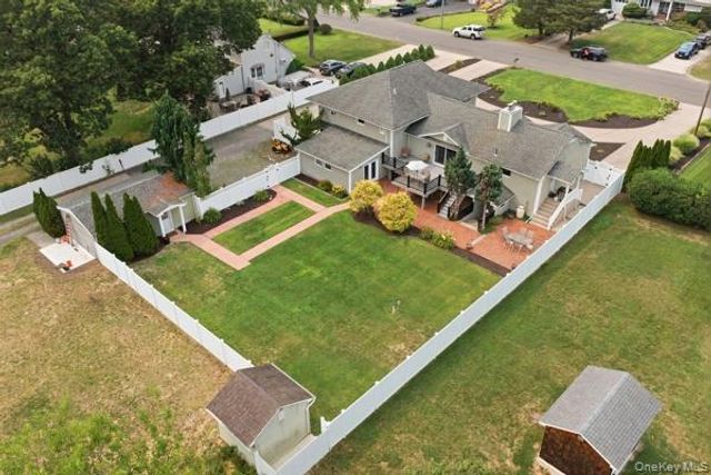 60 Hawthorne Street, Selden, NY 11784