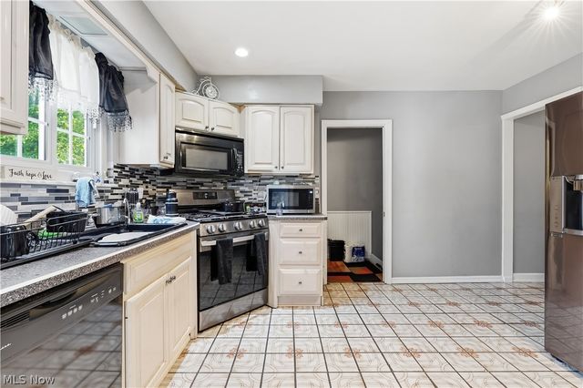 10717 Penfield Avenue, Garfield Heights, OH 44125
