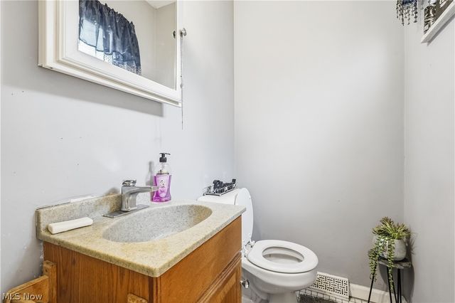 10717 Penfield Avenue, Garfield Heights, OH 44125