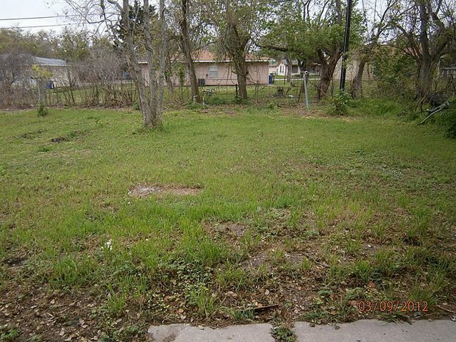 225 Nanlee Street, La Marque, TX 77568