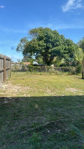 3734 Avenue S, Riviera Beach, FL 33404