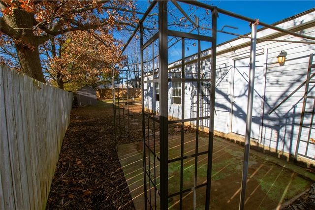 2418 Pine Lake Avenue, Springdale, AR 72764