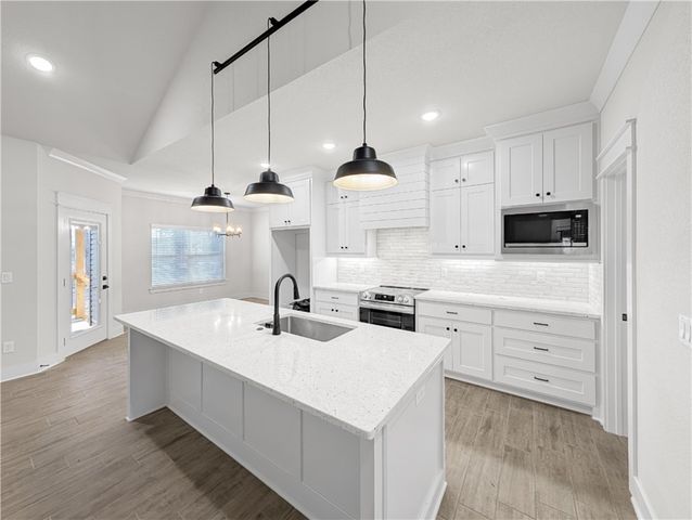 4 Winchelsea Lane, Bella Vista, AR 72714