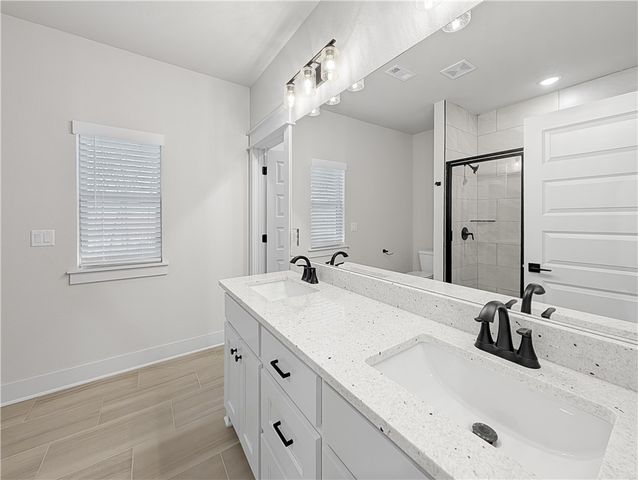 4 Winchelsea Lane, Bella Vista, AR 72714