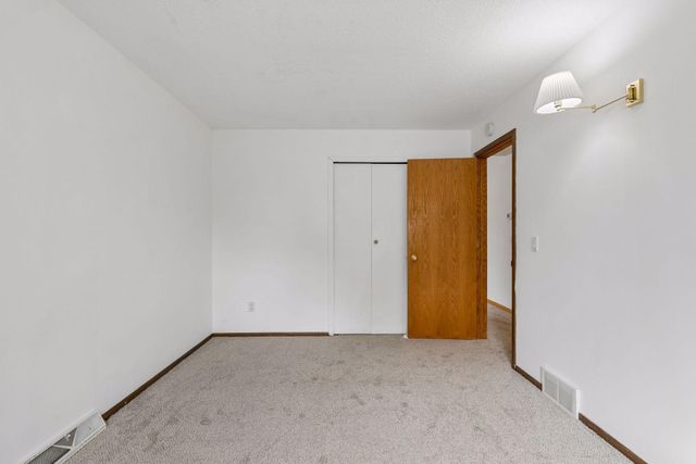 11843 Marigold Street NW, Coon Rapids, MN 55433