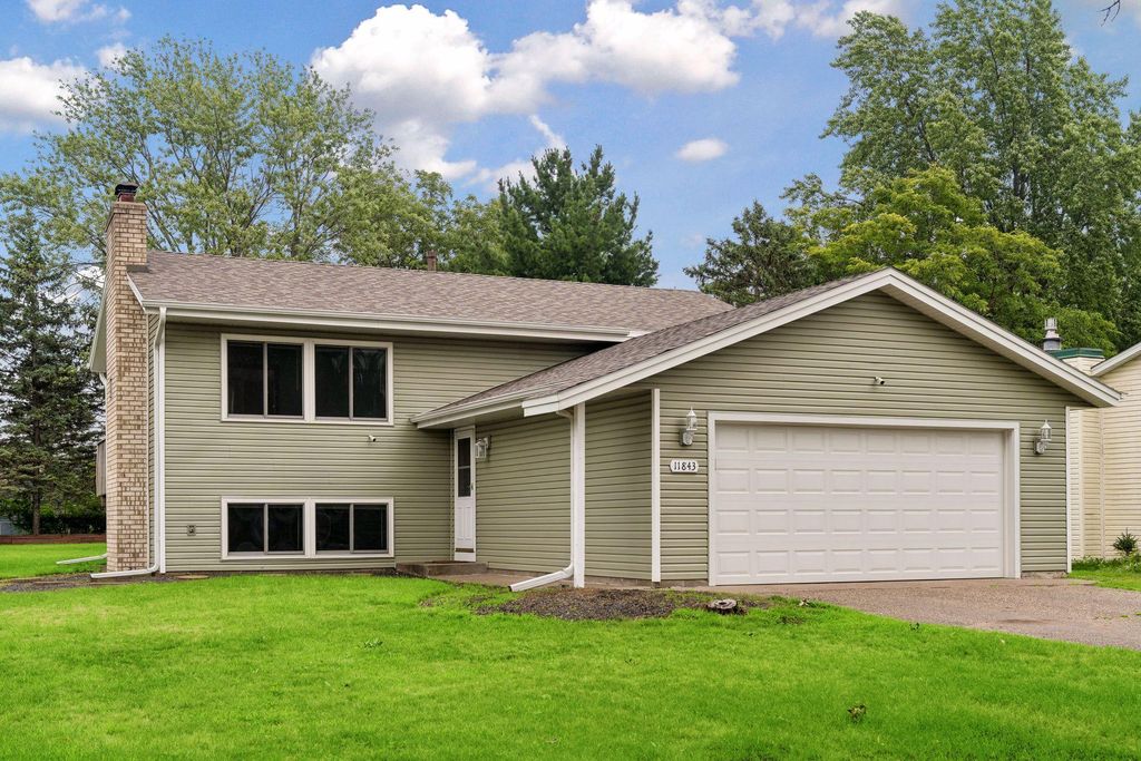 11843 Marigold Street NW, Coon Rapids, MN 55433 — photo 2