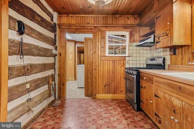 19265 CHARLES TOWN RD, Harpers Ferry, WV 25425