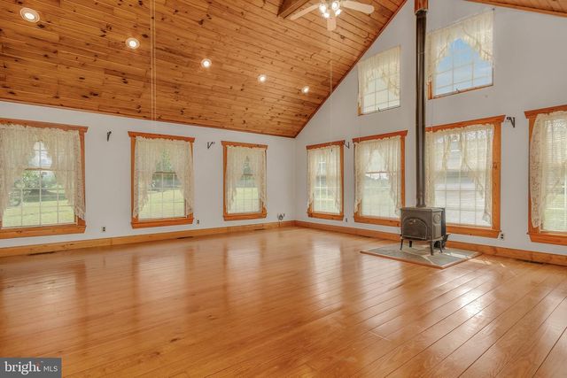 19265 CHARLES TOWN RD, Harpers Ferry, WV 25425