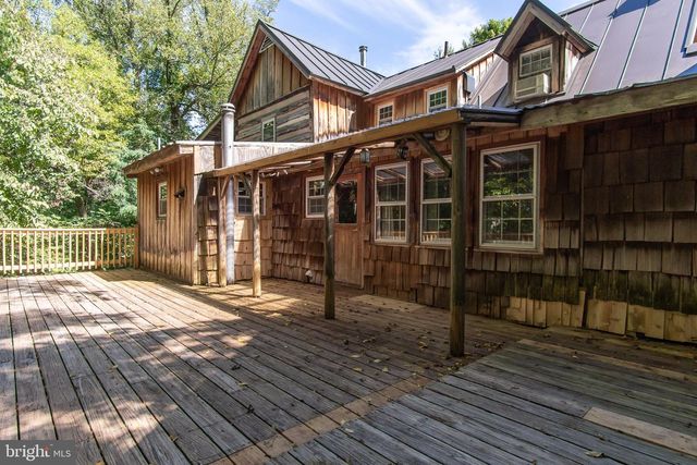 19265 CHARLES TOWN RD, Harpers Ferry, WV 25425