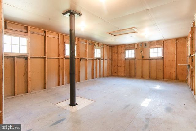 19265 CHARLES TOWN RD, Harpers Ferry, WV 25425