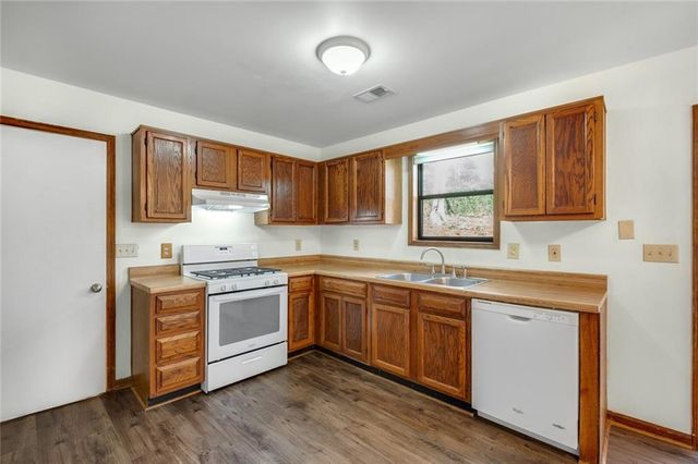 1810 River Rock Trail, Woodstock, GA 30188