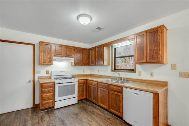 1810 River Rock Trail, Woodstock, GA 30188