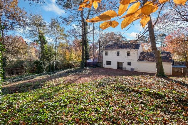 1810 River Rock Trail, Woodstock, GA 30188