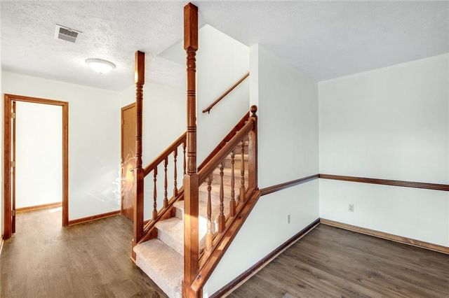 1810 River Rock Trail, Woodstock, GA 30188