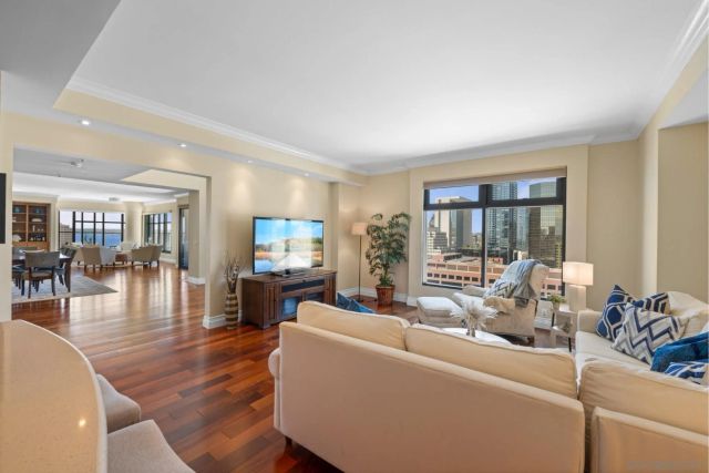 645 Front St 2002, San Diego, CA 92101