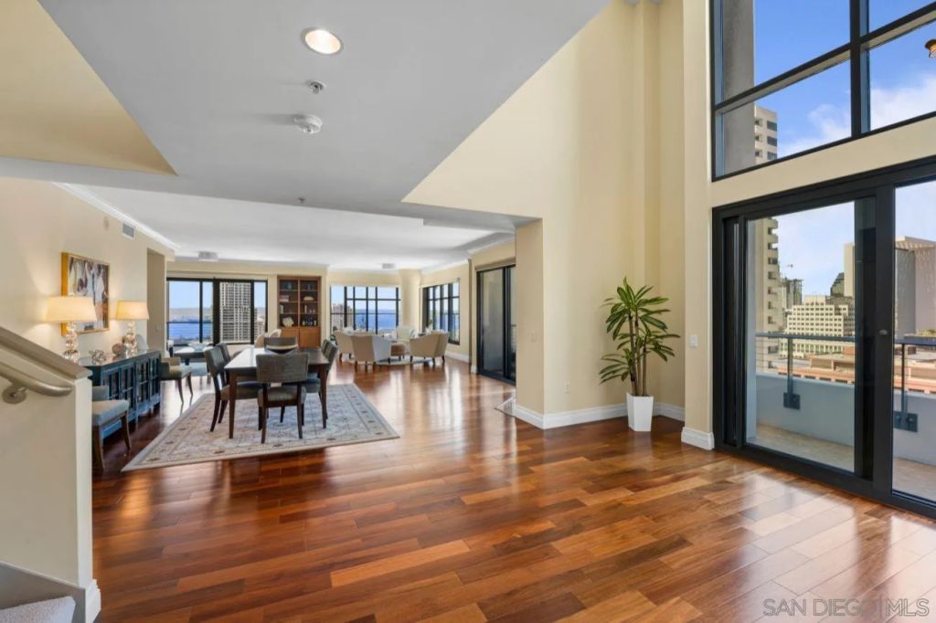 645 Front St 2002, San Diego, CA 92101
