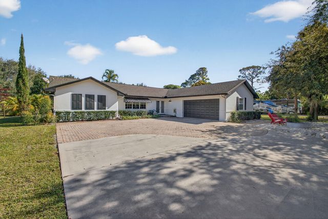 8218 S Elizabeth Avenue, Palm Beach Gardens, FL 33418