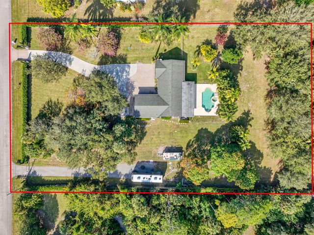8218 S Elizabeth Avenue, Palm Beach Gardens, FL 33418