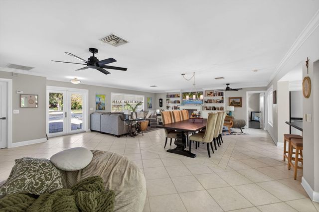 8218 S Elizabeth Avenue, Palm Beach Gardens, FL 33418