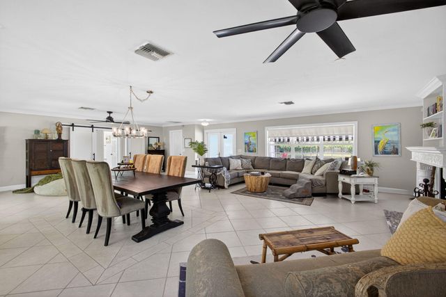 8218 S Elizabeth Avenue, Palm Beach Gardens, FL 33418