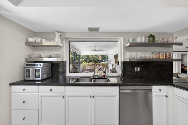 8218 S Elizabeth Avenue, Palm Beach Gardens, FL 33418