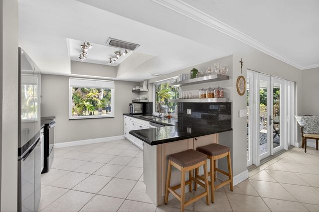 8218 S Elizabeth Avenue, Palm Beach Gardens, FL 33418