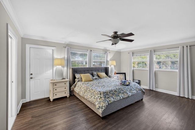 8218 S Elizabeth Avenue, Palm Beach Gardens, FL 33418