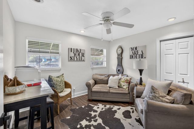 8218 S Elizabeth Avenue, Palm Beach Gardens, FL 33418