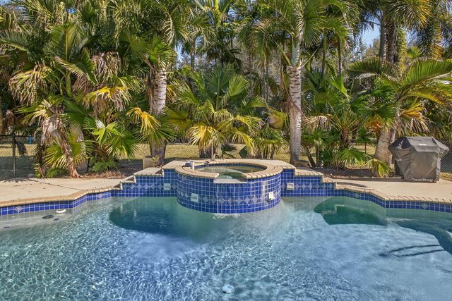 8218 S Elizabeth Avenue, Palm Beach Gardens, FL 33418