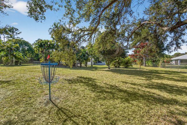 8218 S Elizabeth Avenue, Palm Beach Gardens, FL 33418