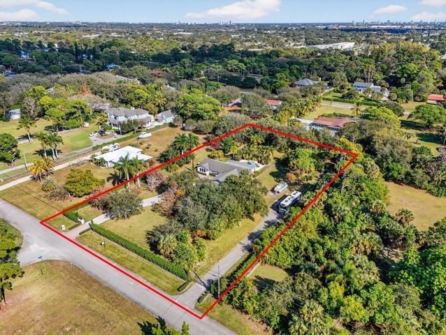 8218 S Elizabeth Avenue, Palm Beach Gardens, FL 33418