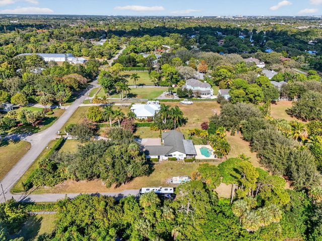 8218 S Elizabeth Avenue, Palm Beach Gardens, FL 33418